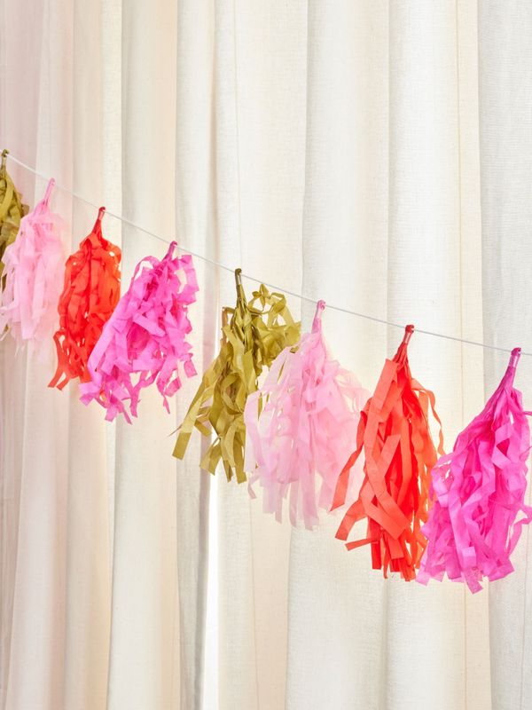 Rice - paper Tassel Garland Rosa L