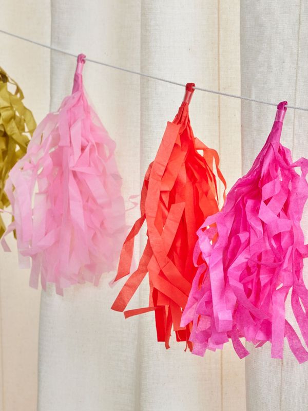 Rice - paper Tassel Garland Rosa L